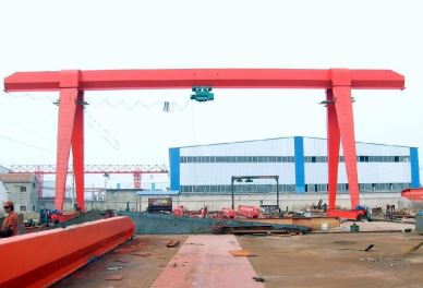 MH Crann Gantry Aonair Aeir Lasmuigh 32Ton